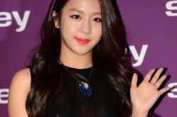 李泰林比基尼剧照性感撩人 首度公开回应“艺媛事件” 