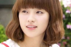 韩孝珠生活照大放送 “明朗少女”人红是非多被勒索 