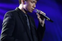 古巨基父亲唱哭全场 戏称唱歌太忘情“弄丢”台本 