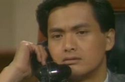 周润发年轻时候的照片太酷了 网友：不愧是经典男神！ 