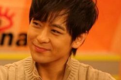 林志颖笑容照片魅力十足 小志不再接拍青春偶像剧 