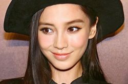 Angelababy的小清新直发 世界小姐张梓琳的直发刘亦菲的清纯黑长直发型肯达尔詹娜的黑长直发型范冰冰的成熟范黑长直发型