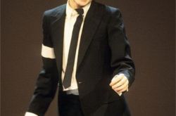 迈克尔杰克逊的歌经典盘点 揭流行天王黑色的童年 