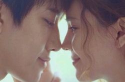 mike李海娜快乐大本营宣传新剧 泰版一吻定情再次合作 