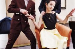 何炅与林依晨合照逆龄 网友:两个不会变老的人 