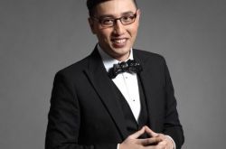 华少现在主持什么节目呢 揭秘他被李咏挤出好声音的原因 