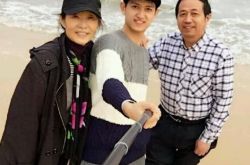 花千骨马可的父母照片亲切 “杀姐姐”帅气诠释时尚达人 