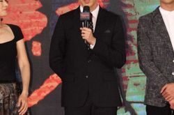 胡歌穿西装图片欣赏 尽弥漫男神荷尔蒙 