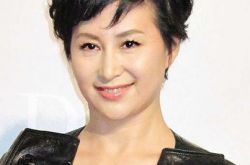 分享何超琼年轻时短发照片 传其曾阻碍许晋亨李嘉欣结婚 