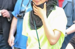 李冰冰秀国际范标准微笑 李冰冰被人嘲笑捡剩饭菜