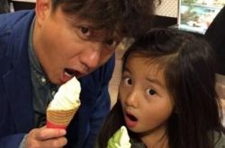 黄磊晒小女儿近照   家里有三个美人 