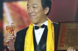 演员黄渤获华鼎奖视帝 回应百花奖争议应该是失误 