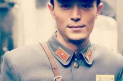 霍建华哥哥的照片曝光 兄弟俩曾同台扮帅 