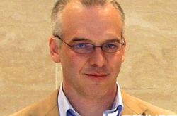 海伍德妻子王露露照片曝光 为自保向英国寻帮助 