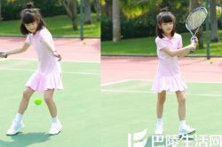 萌娃森碟网球完虐田亮 父女两球技大比拼惹人注目 