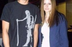 艾薇儿如何评价周杰伦？ 周董：做音乐快乐而孤独 