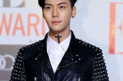 陈伟霆新纹身十字架曝光 深扒其中隐秘含义 