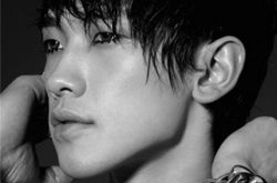 韩星rain个人图片帅爆 忧郁的气质引爆粉丝激情 
