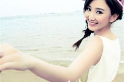 陈翔的女朋友晓彤可爱美丽 男方发长微博赞女友没心机 