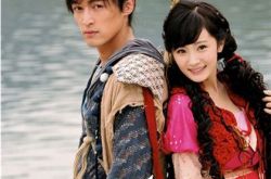 胡歌男扮女装坐公交引关注 演绎梦露的经典形象 