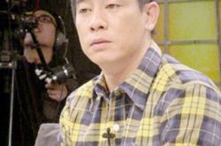 陈小春小时候照片 跟儿子“小山鸡”一模一样 