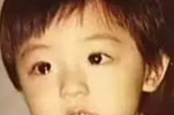 霍建华软萌童年照呆萌可爱 白白净净被赞从小帅到大 