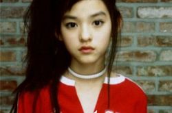金允慧写真照性感美艳 其穿校服拍激情戏 