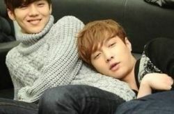 exo艺兴鹿晗接吻图大公开 LAY尬舞成韩网站搜索第一 