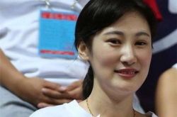 周琦女友图片集锦 球场魔王的感情生活大公开 