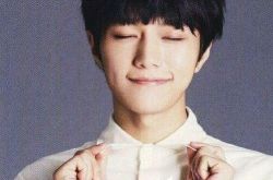 金明洙童年照显帅气可爱 揭他与郑秀晶之间的关系 