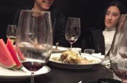 王思聪晒女友陪酒照片 暗讽女方私生活混乱 