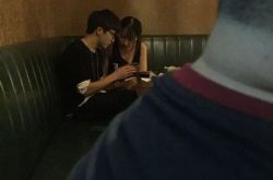 薛之谦女友照片曝光   疑与新任甜蜜喂食 