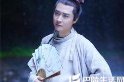 张丹峰浴照图片令人咋舌 叫板霍建华的“美背” 