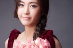 中国女足美女门将赵丽娜 赵女神见主席激动的像打了鸡血 