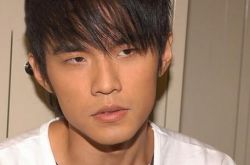 周杰伦早期照片欣赏 杰仔香港演唱会加场 