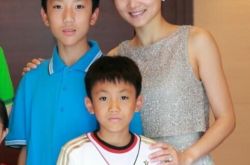 导演张艺谋老婆陈婷微博曝光 被爆其是舞蹈出身 