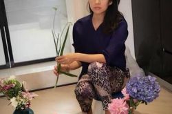 汪峰老婆章子怡照片  素颜光脚插画面太美 