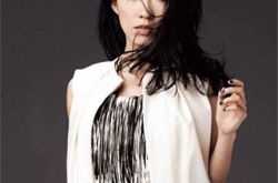 曲婉婷歌曲大全盘点 登央视春晚献唱获好评 