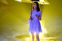 杨子祯美腿图片吸人眼球 近日主持《爸爸去哪儿》见面会 