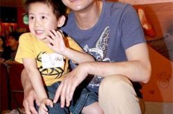 陈锦鸿儿子患自闭症 为人父的他花半天时间接受儿子的病 