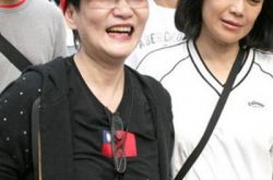 导演张艾嘉儿子的爸爸是谁？ 结婚24年依旧甜蜜互相支持 