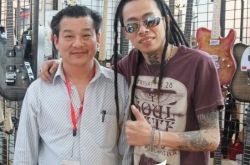 曝夜叉乐队韩天贝斯手 机车摇滚承载狂野岁月 