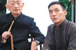 张震吴清源  扮演吴老后曾一度因无法自拔而痛哭 