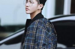 吴亦凡约炮女粉丝风波后首露面 疑似暧昧聊天记录流出 