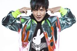 网曝大张伟低调领证 疑似带岳父岳母一起旅游 