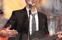 洪金宝儿子洪天祥身高是多少 《我不是明星》帅气表演武术 