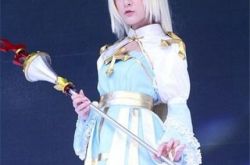 徐娇蓝色裙写真清新迷人 亮相《我来了》少女力爆棚 