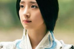 胡冰卿签名照流出揭退出旋风少女2原因 明晓溪曾赞其有灵性 