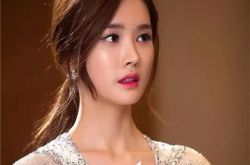 韩国女星李多海内衣照集锦 多变长发俏皮又性感 