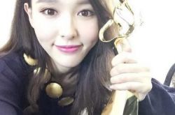 人气女星唐嫣微博自拍照 娇媚可人被赞撩妹技能高 